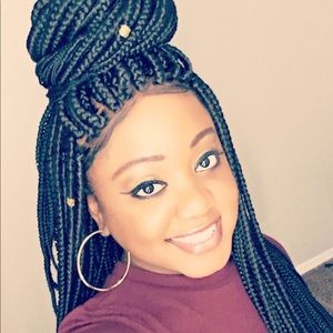 Meet your Posher, Aunnika